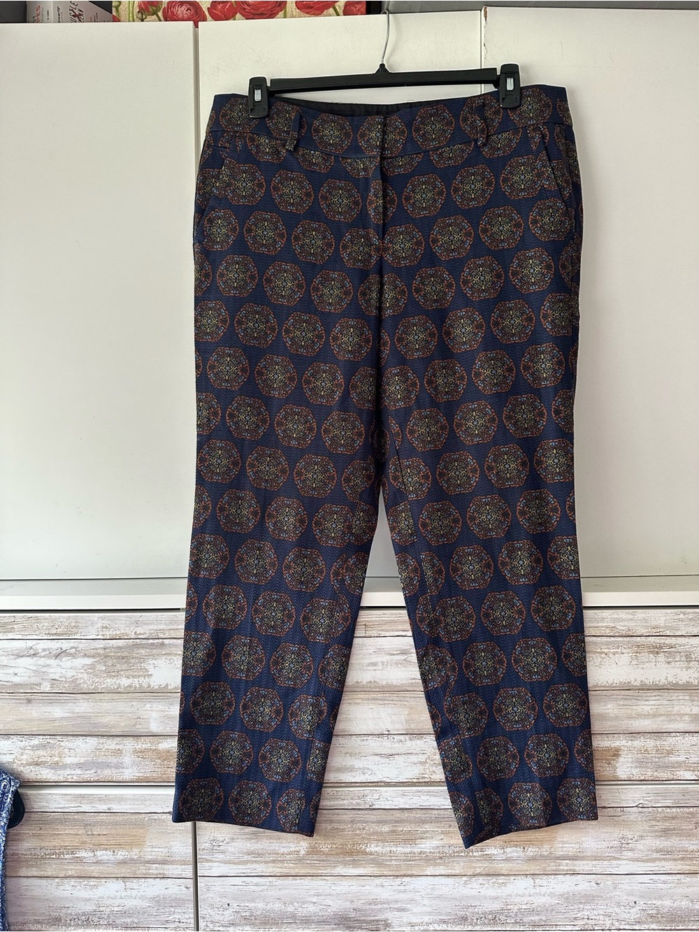 🌿 LOFT Marisa Cropped Ankle Pants Medallion Print Size 12 Career Casual